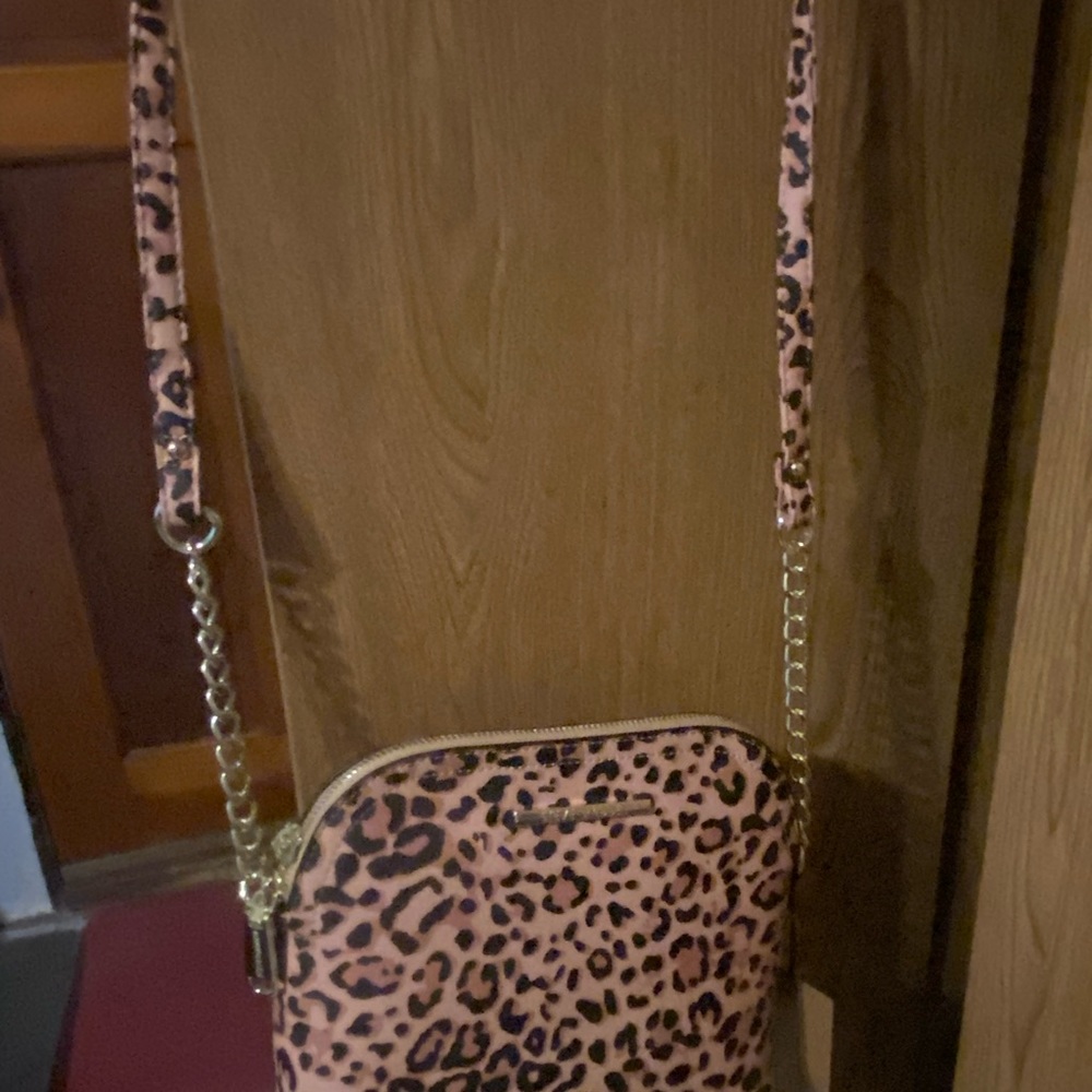 Cheetaha  print Brand new Steve Madden cross body never used
